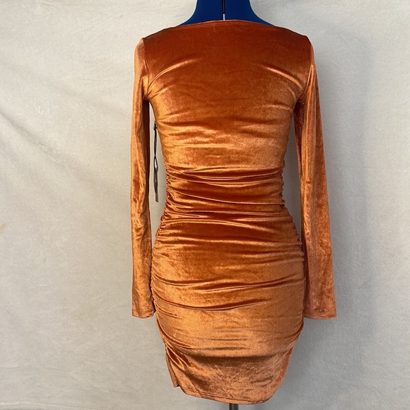 Velvet long sleeve ruched dress, burnt orange color, sz medium. - Picture 2 of 3